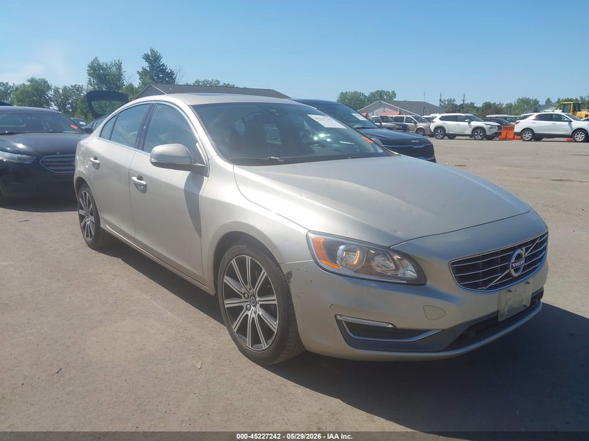 2017 Volvo VIN LYV402TK8HB138572 IAAI salvage auction — HAIL, Salvage (Ohio), sold $2,525 on 2026-07-28 (photo 1)