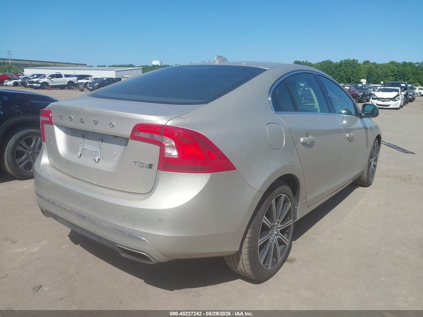 2017 Volvo VIN LYV402TK8HB138572 IAAI salvage auction — HAIL, Salvage (Ohio), sold $2,525 on 2026-07-28 (photo 4)