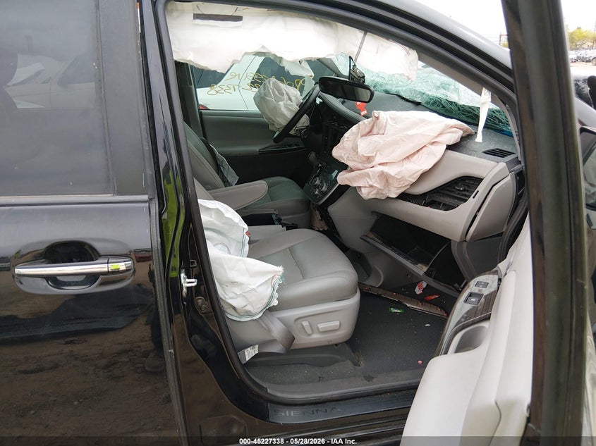 2020 Toyota Sienna VIN 5TDYZ3DC6LS071428 IAAI salvage auction — FRONT END, Salvage (Arizona), sold $1,575 on 2026-07-30 (photo 5)