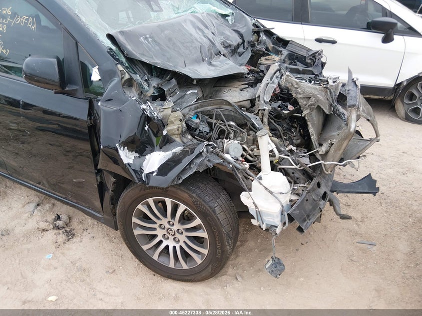 2020 Toyota Sienna VIN 5TDYZ3DC6LS071428 IAAI salvage auction — FRONT END, Salvage (Arizona), sold $1,575 on 2026-07-30 (photo 6)