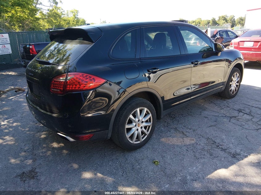 2013 Porsche Cayenne VIN WP1AA2A2XDLA08803 IAAI salvage auction — NORMAL WEAR, Original (Kentucky), sold $1,500 on 2026-07-29 (photo 4)