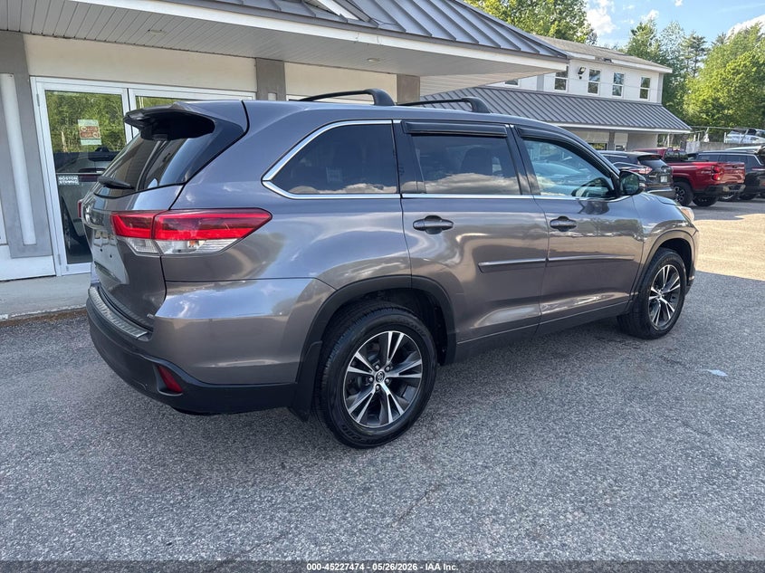 2018 Toyota Highlander VIN 5TDBZRFH6JS913523 IAAI salvage auction — NORMAL WEAR, Clear (New York), sold $9,925 on 2026-07-08 (photo 4)