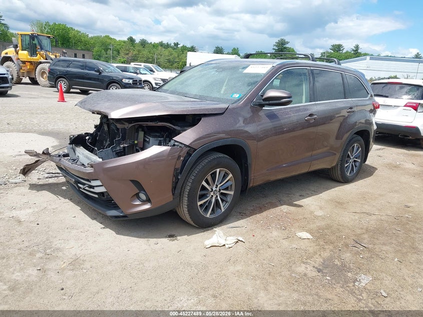 2017 Toyota Highlander VIN 5TDJZRFH3HS386773 IAAI salvage auction — FRONT END, Salvage (New Hampshire), sold $7,300 on 2026-07-29 (photo 2)