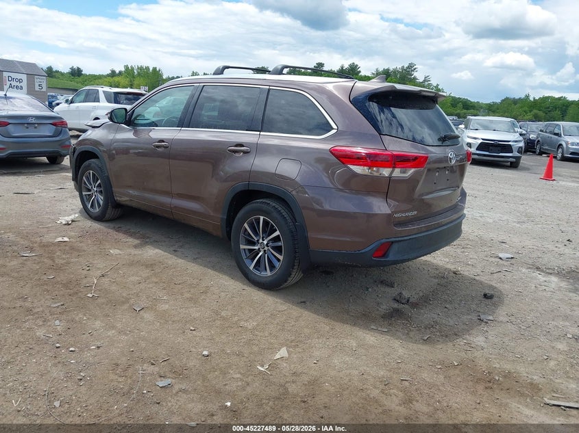 2017 Toyota Highlander VIN 5TDJZRFH3HS386773 IAAI salvage auction — FRONT END, Salvage (New Hampshire), sold $7,300 on 2026-07-29 (photo 3)