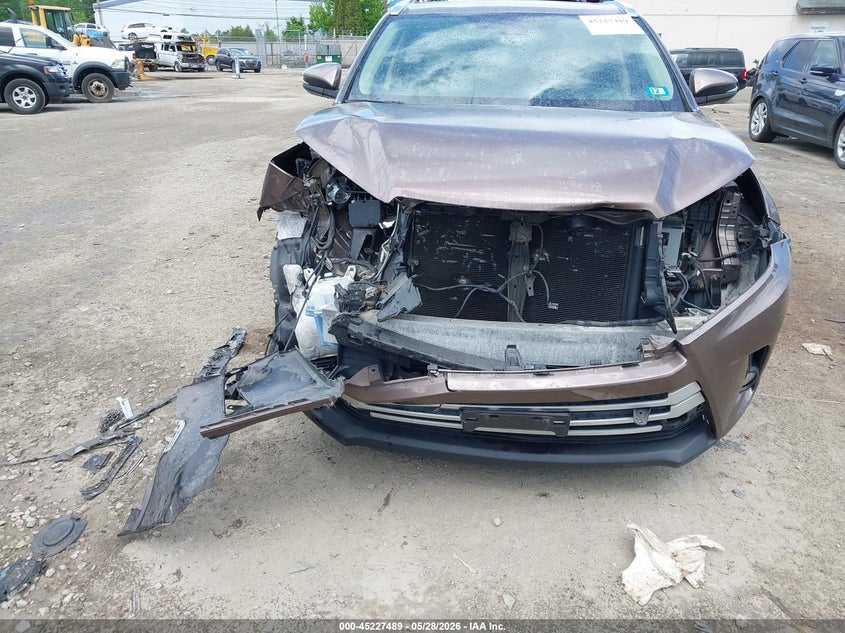2017 Toyota Highlander VIN 5TDJZRFH3HS386773 IAAI salvage auction — FRONT END, Salvage (New Hampshire), sold $7,300 on 2026-07-29 (photo 6)