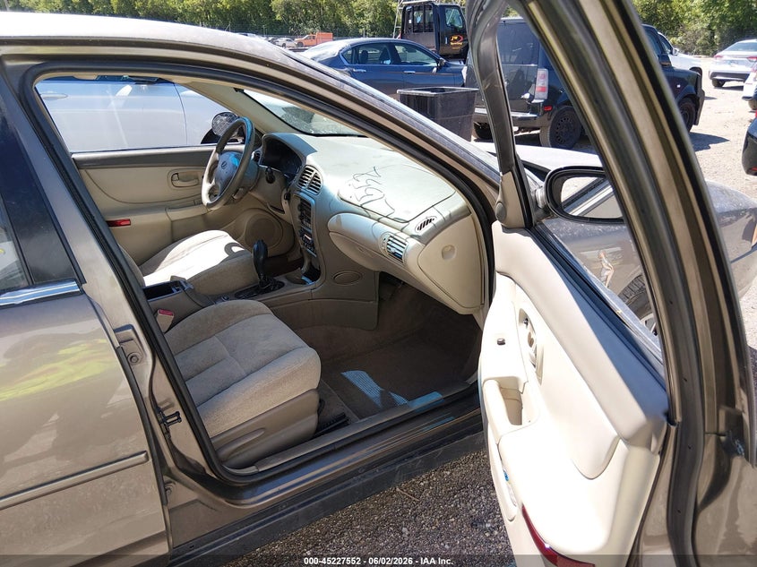 2000 Oldsmobile Intrigue VIN 1G3WS52H1YF177105 IAAI salvage auction — LEFT SIDE, Clear (Indiana), sold $275 on 2026-07-08 (photo 5)