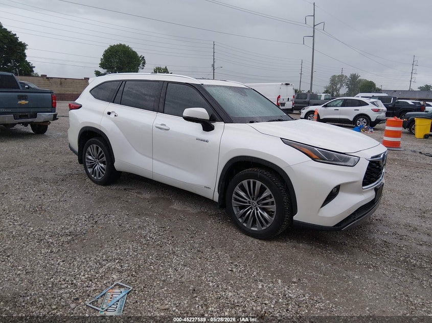 2021 Toyota Highlander VIN 5TDEBRCHXMS019339 IAAI salvage auction — HAIL, Clear (Missouri), sold $21,100 on 2026-07-13 (photo 1)