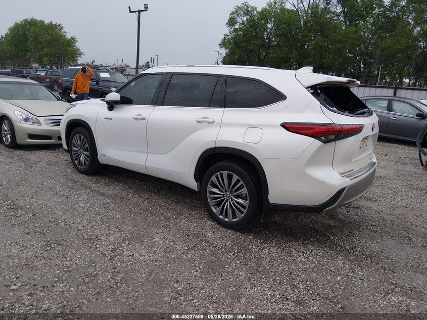 2021 Toyota Highlander VIN 5TDEBRCHXMS019339 IAAI salvage auction — HAIL, Clear (Missouri), sold $21,100 on 2026-07-13 (photo 3)