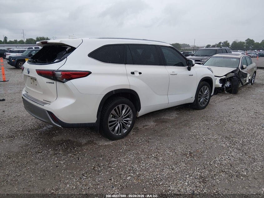 2021 Toyota Highlander VIN 5TDEBRCHXMS019339 IAAI salvage auction — HAIL, Clear (Missouri), sold $21,100 on 2026-07-13 (photo 4)