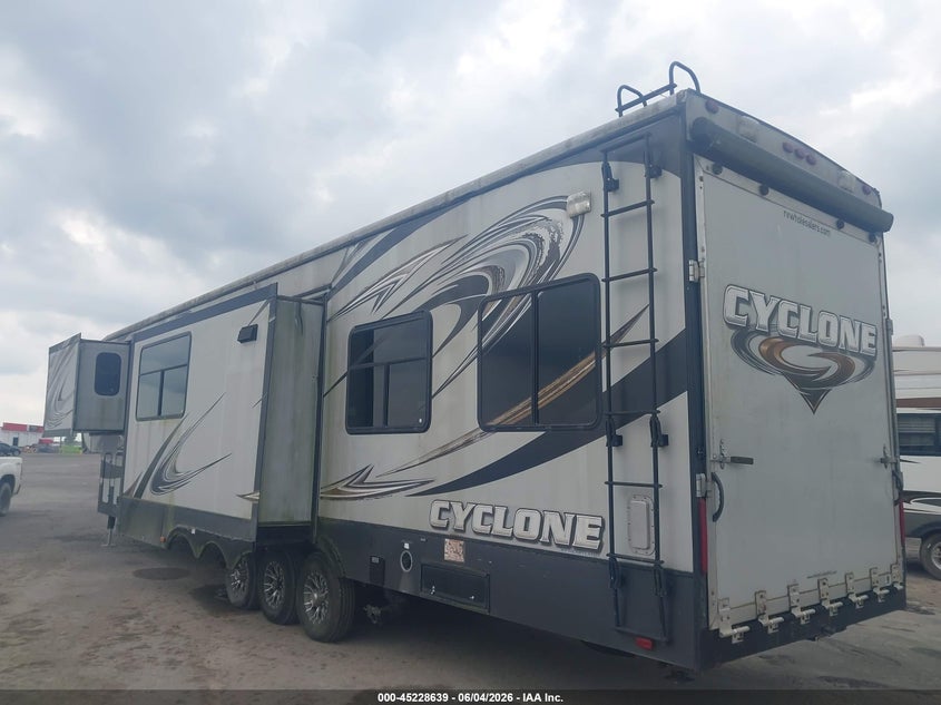 2013 Heartland 4000 cyclone VIN 5SFCG4333DE259979 IAAI salvage auction — HAIL, Original (Texas), sold $225 on 2026-07-29 (photo 3)