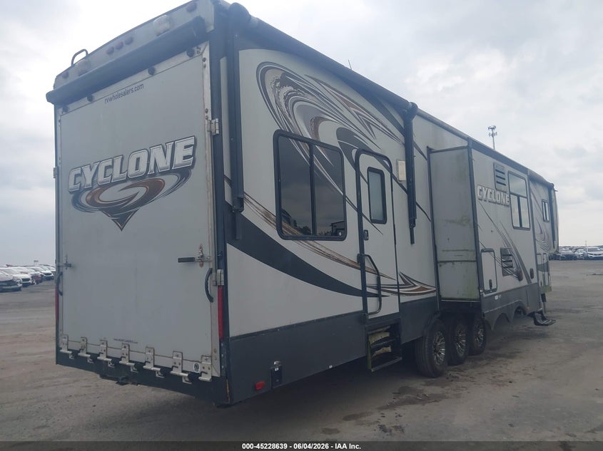 2013 Heartland 4000 cyclone VIN 5SFCG4333DE259979 IAAI salvage auction — HAIL, Original (Texas), sold $225 on 2026-07-29 (photo 4)
