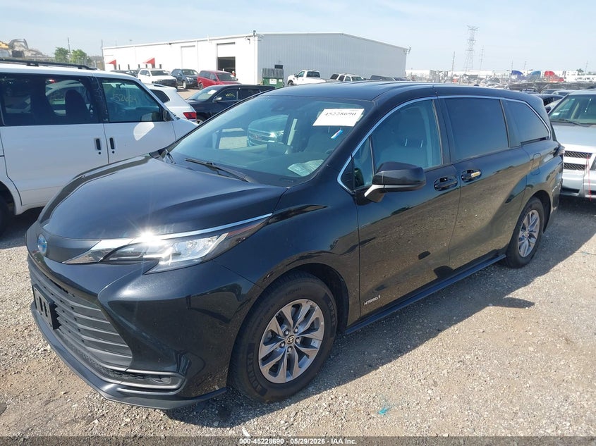 2021 Toyota Sienna VIN 5TDKSKFC2MS026389 IAAI salvage auction — REAR END, Salvage Title, sold $9,600 on 2026-07-15 (photo 2)