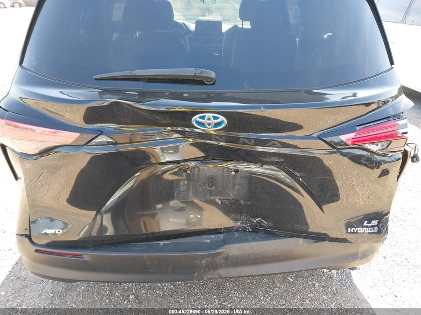 2021 Toyota Sienna VIN 5TDKSKFC2MS026389 IAAI salvage auction — REAR END, Salvage Title, sold $9,600 on 2026-07-15 (photo 6)