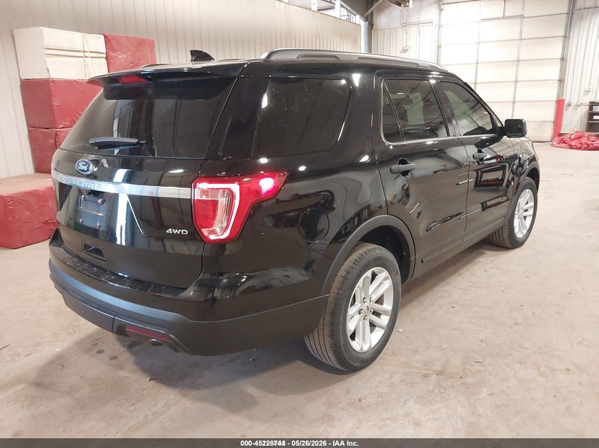 2017 Ford Explorer VIN 1FM5K8B8XHGD58805 IAAI salvage auction — NORMAL WEAR, SF97 (South Dakota), sold $15,075 on 2026-07-09 (photo 4)