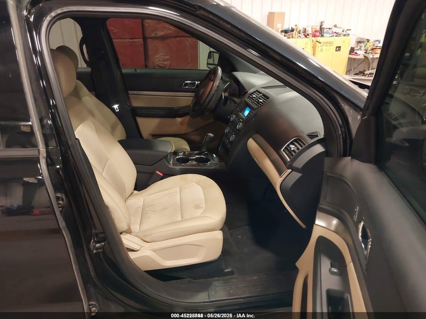 2017 Ford Explorer VIN 1FM5K8B8XHGD58805 IAAI salvage auction — NORMAL WEAR, SF97 (South Dakota), sold $15,075 on 2026-07-09 (photo 5)