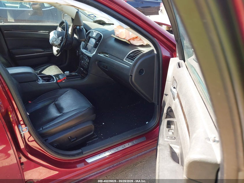 2019 Chrysler 300 VIN 2C3CCAEG5KH609717 IAAI salvage auction — RIGHT FRONT, Salvage Title, sold $125 on 2026-09-07 (photo 5)