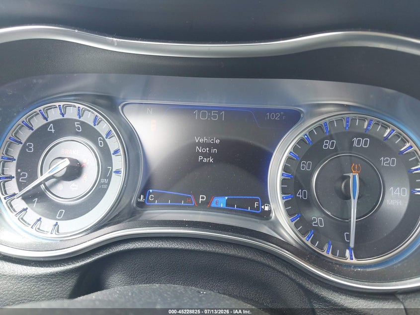 2019 Chrysler 300 VIN 2C3CCAEG5KH609717 IAAI salvage auction — RIGHT FRONT, Salvage Title, sold $125 on 2026-09-07 (photo 7)