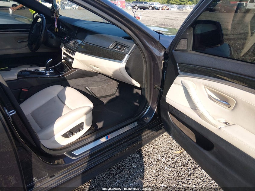 2013 BMW 5er VIN WBAXH5C5XDDW16117 IAAI salvage auction — SIDE, Salvage Title, sold $975 on 2026-07-16 (photo 5)