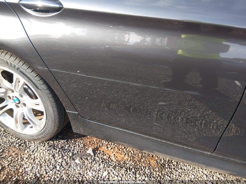2013 BMW 5er VIN WBAXH5C5XDDW16117 IAAI salvage auction — SIDE, Salvage Title, sold $975 on 2026-07-16 (photo 6)