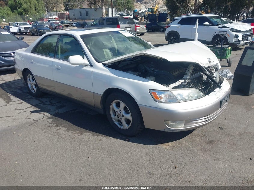 1999 Lexus ES VIN JT8BF28G8X0198369 IAAI salvage auction — FRONT END, Salvage (California), sold $525 on 2026-07-28 (photo 1)