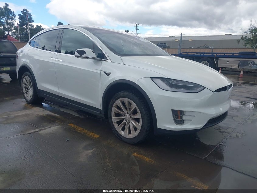 2020 Tesla Model x VIN 5YJXCBE2XLF233367 IAAI salvage auction — RIGHT REAR, Salvage (California), sold $8,250 on 2026-07-09 (photo 1)