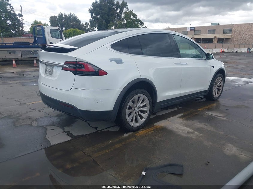 2020 Tesla Model x VIN 5YJXCBE2XLF233367 IAAI salvage auction — RIGHT REAR, Salvage (California), sold $8,250 on 2026-07-09 (photo 4)