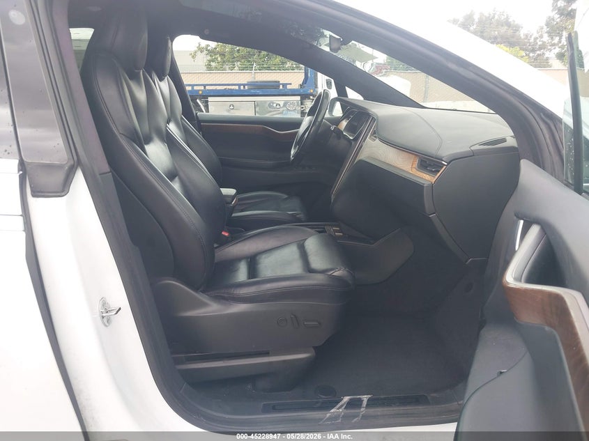 2020 Tesla Model x VIN 5YJXCBE2XLF233367 IAAI salvage auction — RIGHT REAR, Salvage (California), sold $8,250 on 2026-07-09 (photo 5)