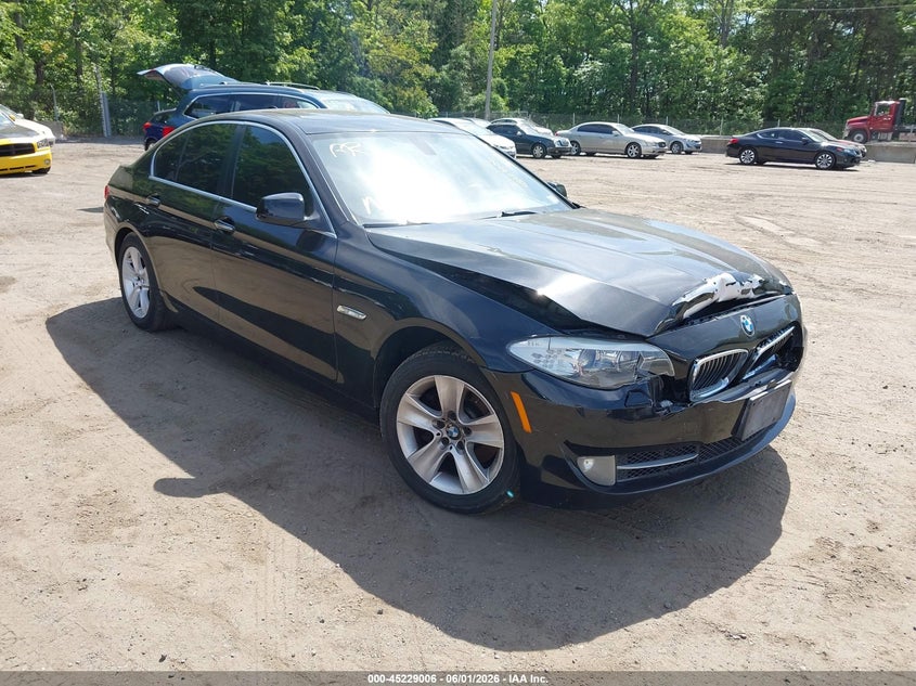 2013 BMW 5er VIN WBAXH5C59DDW13662 IAAI salvage auction — NORMAL WEAR, Clear (Virginia), sold $850 on 2026-07-08 (photo 1)
