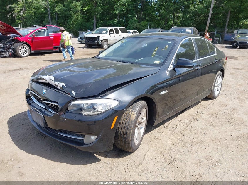 2013 BMW 5er VIN WBAXH5C59DDW13662 IAAI salvage auction — NORMAL WEAR, Clear (Virginia), sold $850 on 2026-07-08 (photo 2)