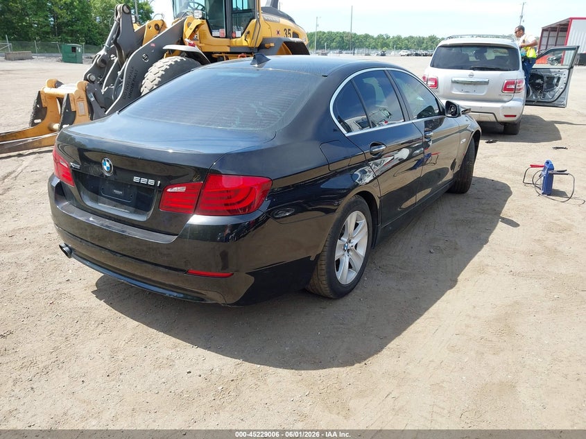 2013 BMW 5er VIN WBAXH5C59DDW13662 IAAI salvage auction — NORMAL WEAR, Clear (Virginia), sold $850 on 2026-07-08 (photo 4)