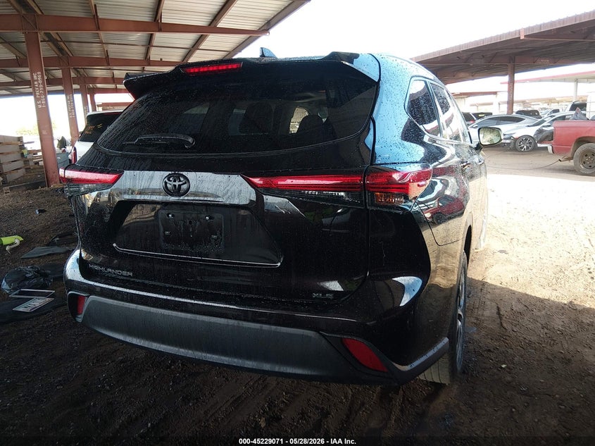 2022 Toyota Highlander VIN 5TDGZRAH8NS103412 IAAI salvage auction — FRONT END, Salvage (Arizona), sold $11,900 on 2026-07-14 (photo 4)