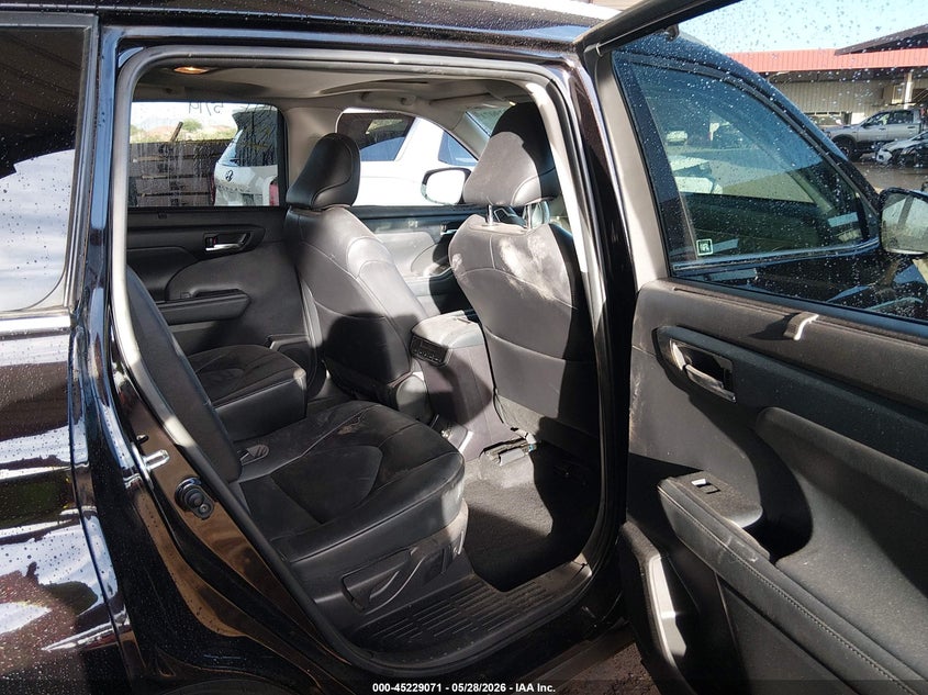 2022 Toyota Highlander VIN 5TDGZRAH8NS103412 IAAI salvage auction — FRONT END, Salvage (Arizona), sold $11,900 on 2026-07-14 (photo 8)