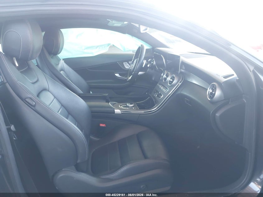 2019 Mercedes-benz C-klasse VIN WDDWJ8DB7KF779145 IAAI salvage auction — LEFT SIDE, Salvage Title, sold $6,300 on 2026-07-14 (photo 5)