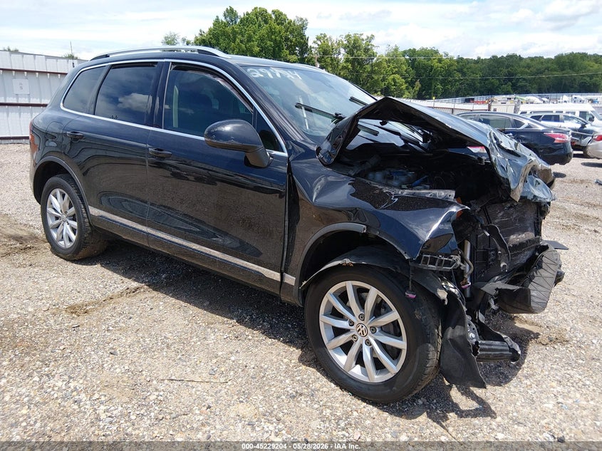 2015 Volkswagen Touareg VIN WVGEF9BPXFD006615 IAAI salvage auction — FRONT END, Salvage Title, sold $100 on 2026-07-20 (photo 1)