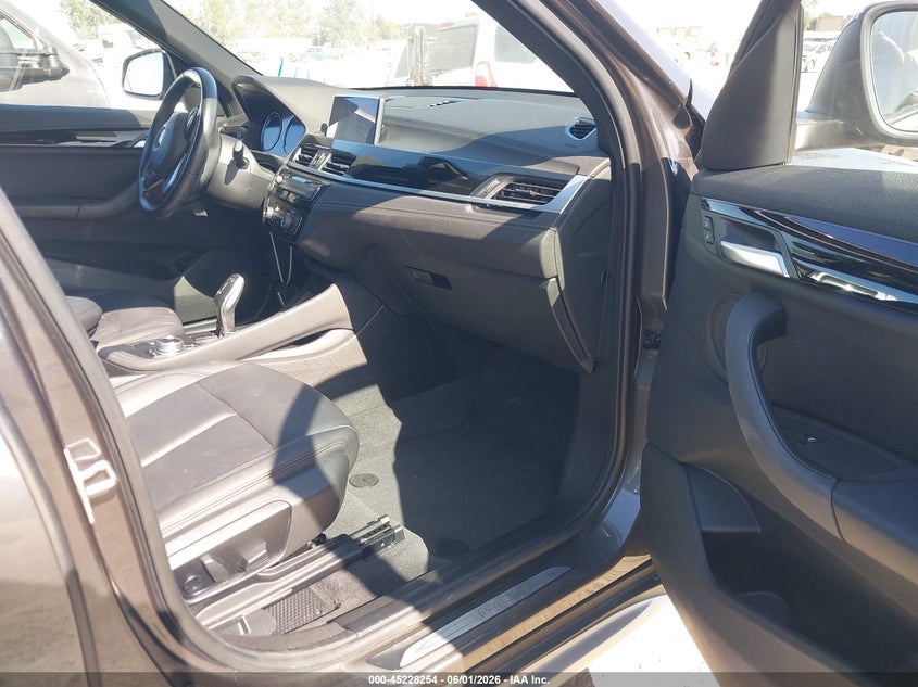 2021 BMW X1 VIN WBXJG7C00M5U22978 IAAI salvage auction — FRONT END, Salvage Title, sold $5,500 on 2026-07-22 (photo 5)