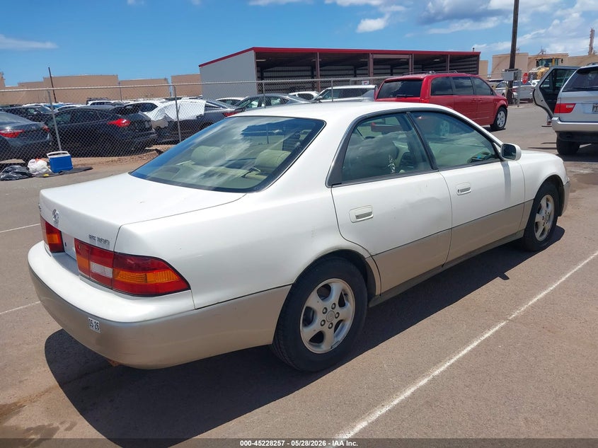 1999 Lexus Es 300 VIN JT8BF28G3X0214638 IAAI salvage auction — NORMAL WEAR, Clear (Hawaii), sold $500 on 2026-07-14 (photo 4)