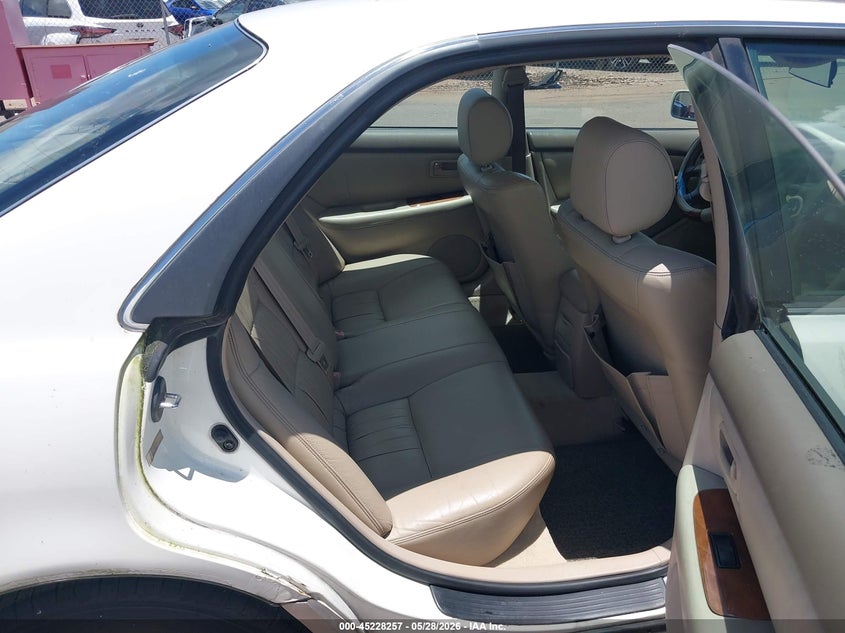 1999 Lexus Es 300 VIN JT8BF28G3X0214638 IAAI salvage auction — NORMAL WEAR, Clear (Hawaii), sold $500 on 2026-07-14 (photo 8)