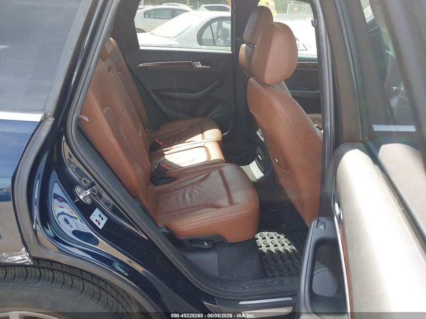 2011 Audi Q5 VIN WA1LFAFP4BA028297 IAAI salvage auction — NORMAL WEAR, Clear (Maryland), sold $875 on 2026-07-08 (photo 8)