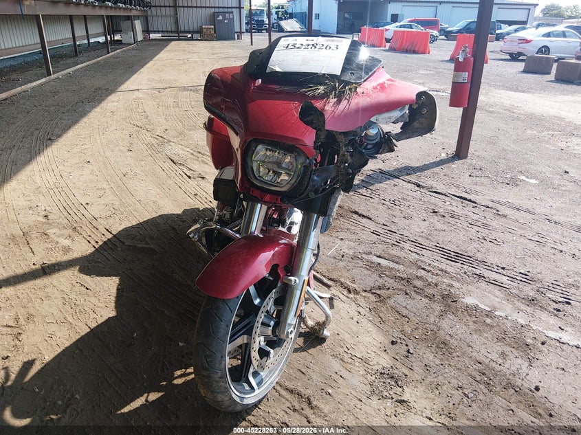 2025 Harley-Davidson FLHX VIN 1HD1KB718SB645350 IAAI salvage auction — LEFT SIDE, Wait Title, sold $9,000 on 2026-09-18 (photo 5)