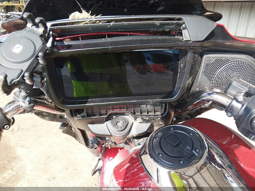 2025 Harley-Davidson FLHX VIN 1HD1KB718SB645350 IAAI salvage auction — LEFT SIDE, Wait Title, sold $9,000 on 2026-09-18 (photo 7)