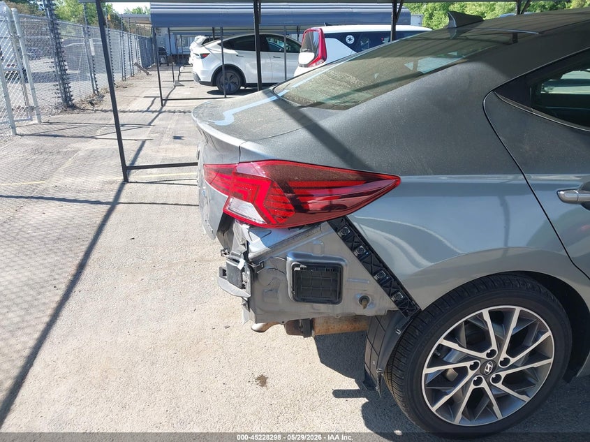 2019 Hyundai Elantra VIN KMHD84LF6KU811391 IAAI salvage auction — REAR END, Salvage Title, sold $3,300 on 2026-07-30 (photo 6)