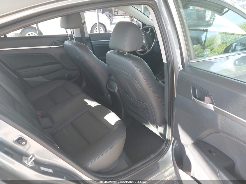 2019 Hyundai Elantra VIN KMHD84LF6KU811391 IAAI salvage auction — REAR END, Salvage Title, sold $3,300 on 2026-07-30 (photo 8)