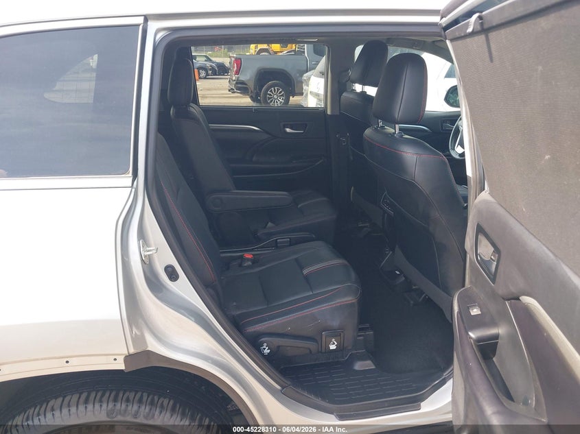 2019 Toyota Highlander VIN 5TDJZRFH6KS614692 IAAI salvage auction — LEFT REAR, Salvage Title, sold $10,900 on 2026-07-21 (photo 8)