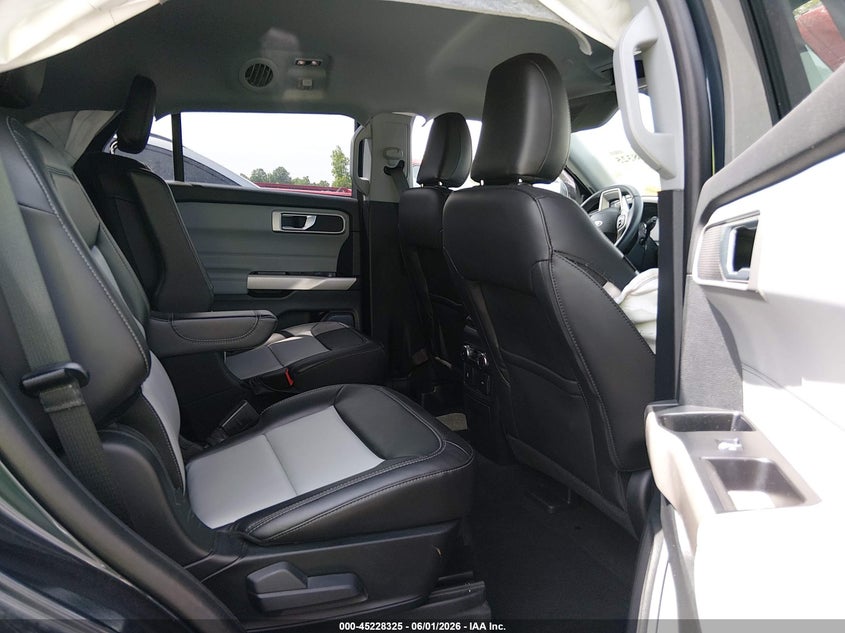 2022 Ford Explorer VIN 1FMSK8DH2NGC51047 IAAI salvage auction — LEFT SIDE, Salvage Title, sold $9,250 on 2026-07-23 (photo 8)