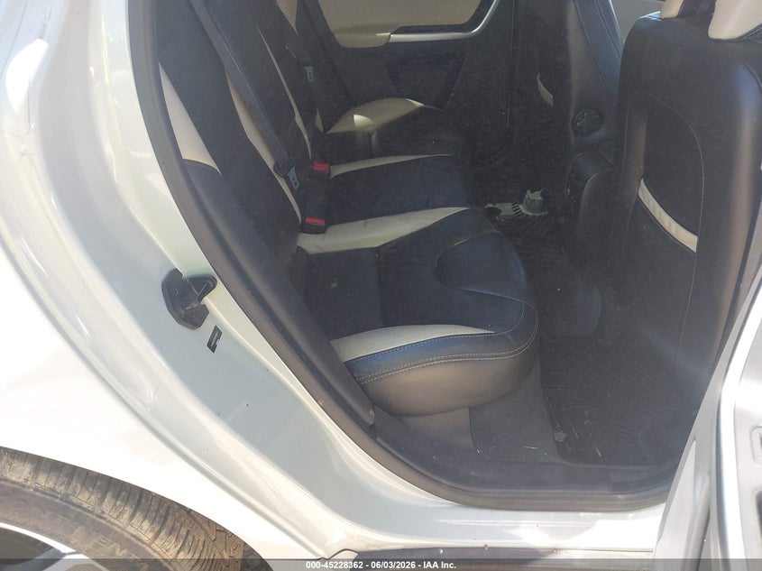 2011 Volvo Xc60 VIN YV4902DZ5B2180527 IAAI salvage auction — FRONT END, Salvage (Ohio), sold $525 on 2026-07-15 (photo 8)
