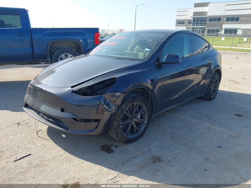 2024 Tesla Model y VIN 7SAYGDEE3RA301127 IAAI salvage auction — FRONT END, Salvage Title, sold $13,200 on 2026-07-05 (photo 2)