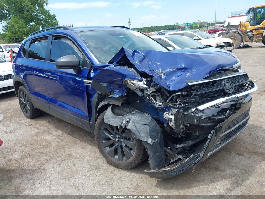 2024 Volkswagen Taos VIN 3VV5X7B20RM112544 IAAI salvage auction — FRONT END, Salvage Title, sold $2,700 on 2026-07-22 (photo 1)