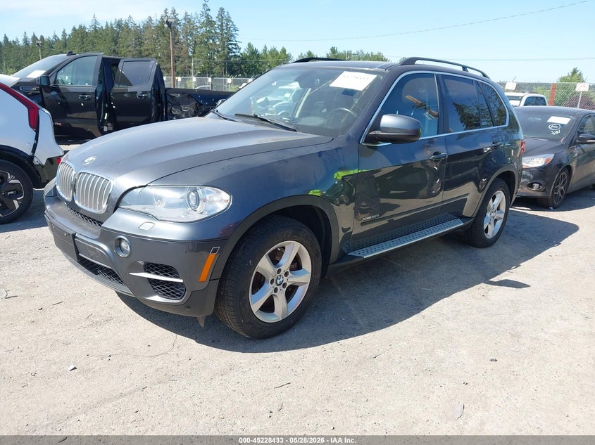 2013 BMW X5 VIN 5UXZV8C54D0C16116 IAAI salvage auction — RIGHT SIDE, Clear (Washington), sold $725 on 2026-07-08 (photo 2)