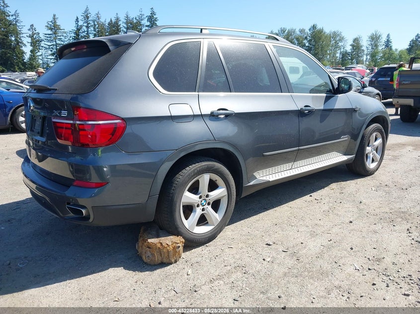 2013 BMW X5 VIN 5UXZV8C54D0C16116 IAAI salvage auction — RIGHT SIDE, Clear (Washington), sold $725 on 2026-07-08 (photo 4)
