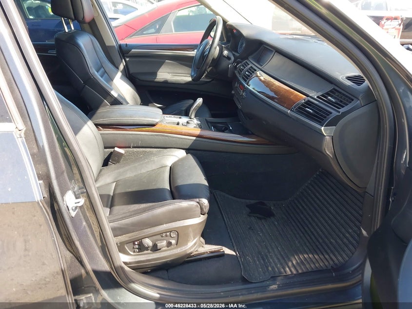 2013 BMW X5 VIN 5UXZV8C54D0C16116 IAAI salvage auction — RIGHT SIDE, Clear (Washington), sold $725 on 2026-07-08 (photo 5)